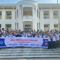 Hoạt động Về nguồn của sinh viên Khu Sóc Trăng